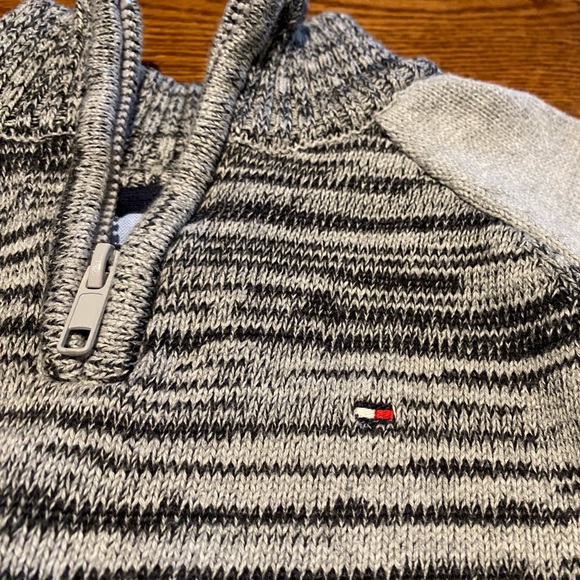 Boys Tommy Hilfriger Half Zip US5 - Picture 1 of 4